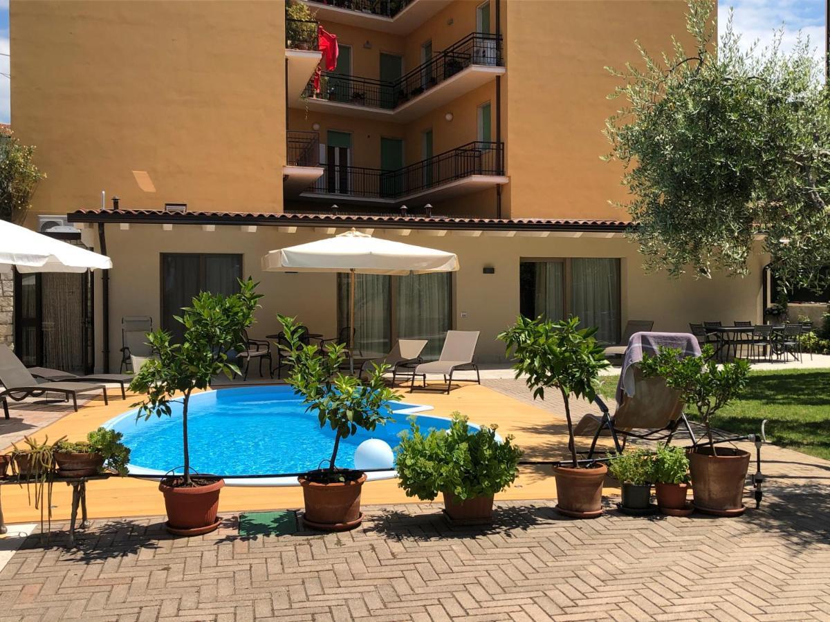 גארדה B&B Villa Dall'Agnola מראה חיצוני תמונה
